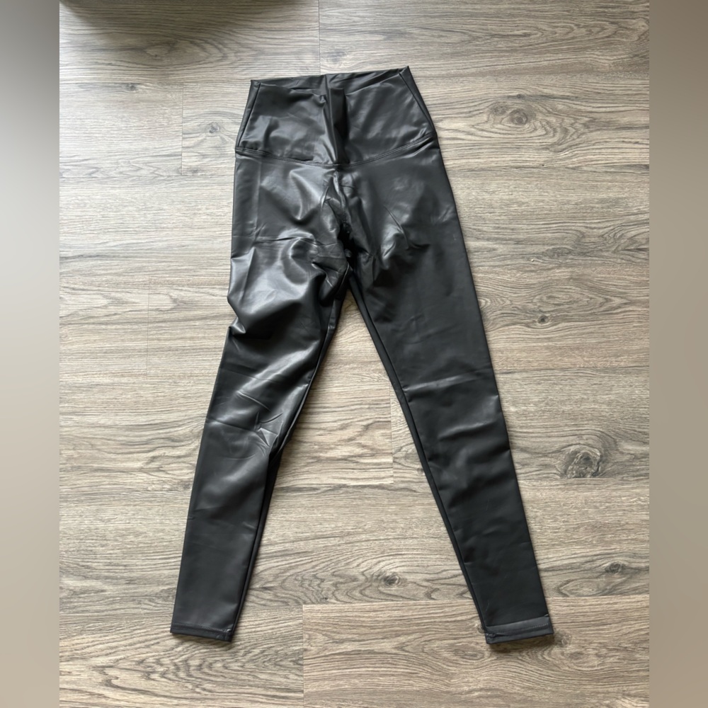⭐️Black Faux Leather Leggings High Waist M NWOT